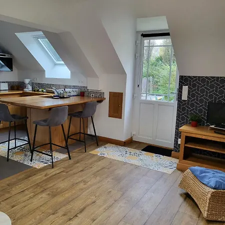 Appartement: Ducey-les-cheris Apartament