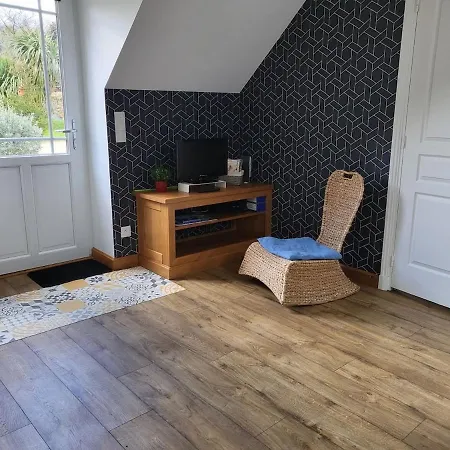 Appartement: Ducey-les-cheris Apartament *
